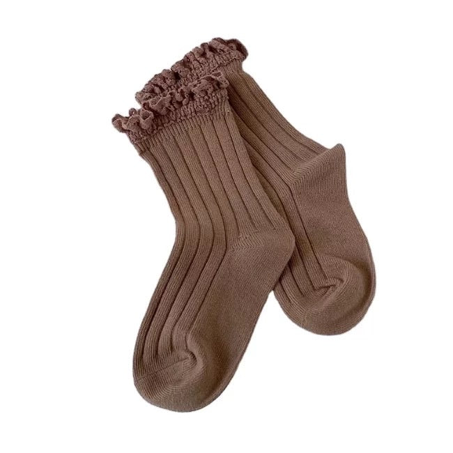 ruffle lace socks | brown